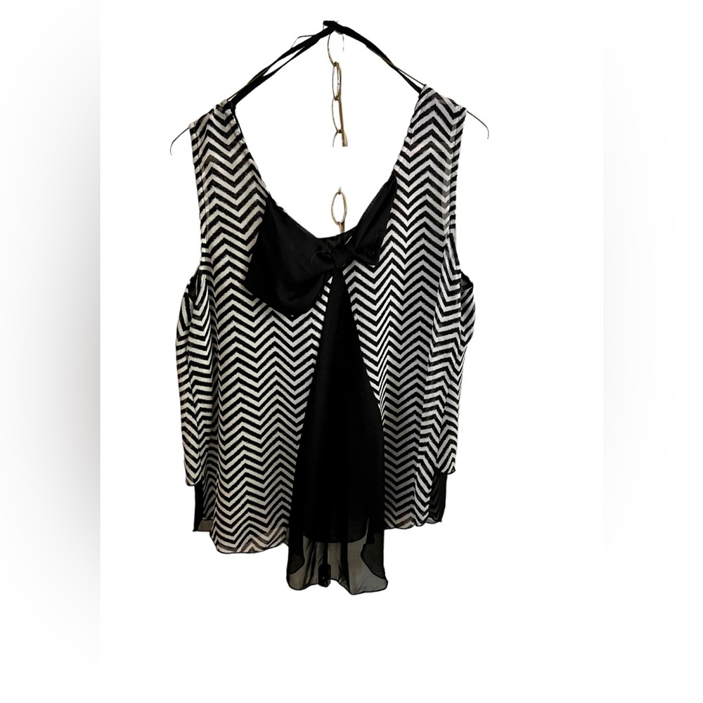 Beautiful Blouse - Picture 3 of 4